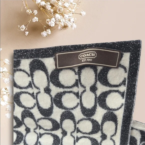 Coach Signature Monogram Wool Scarf-EUC - Picture 4 of 4